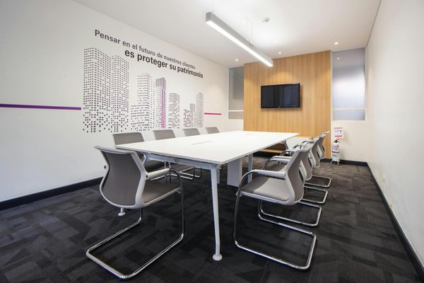 Quelles compétences en gestion de projet sont indispensables pour réussir dans un environnement agile ?